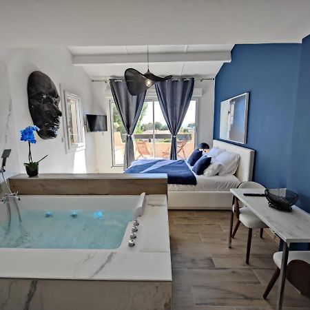 Suites Jm - Les Pins Marines - Jacuzzi & Vue Mer Bandol Exteriör bild