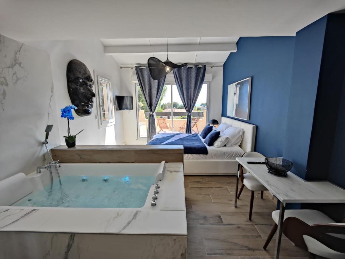 Suites Jm - Les Pins Marines - Jacuzzi & Vue Mer Bandol Exteriör bild